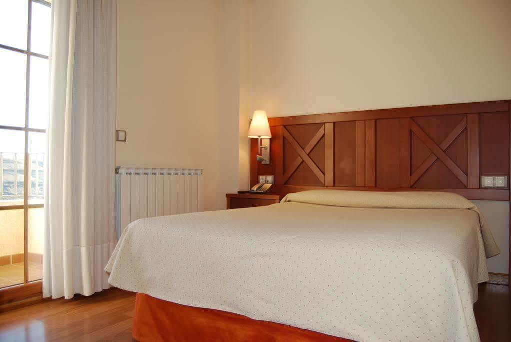 Castro De Sanabria Hotel Meleiros מראה חיצוני תמונה